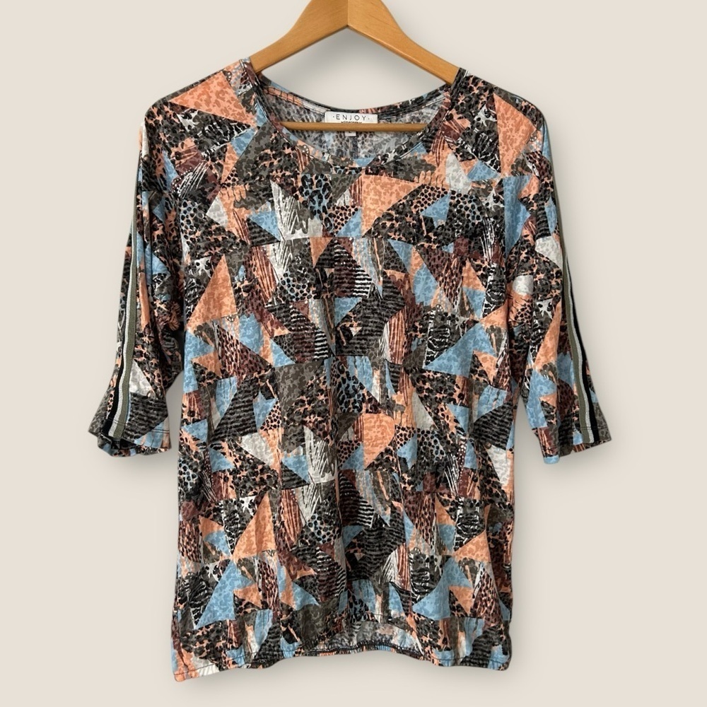 Enjoy Geometric 3/4 Sleeve Top